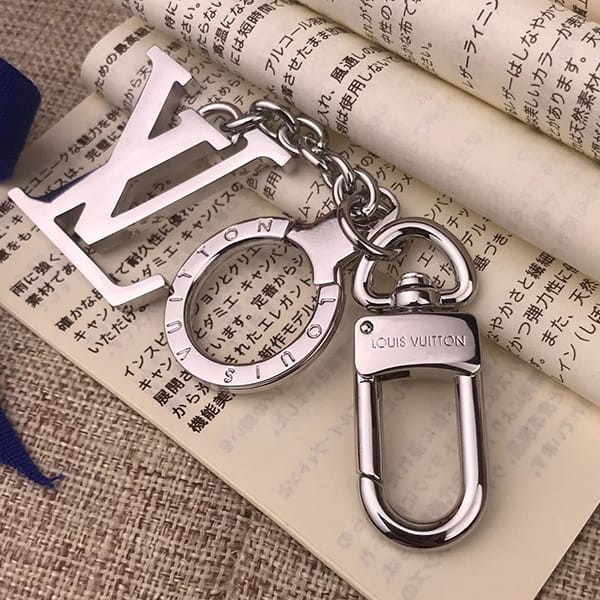 《大人気》ルイヴィトン キーホルダー LV イニシャル スーパーコピー M01192